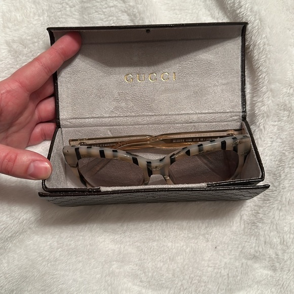 Authentic Gucci Sunglasses with case - Picture 9 of 14